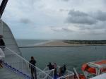 We varen Holland uit, en zien hier de kust van Hoek van Holland