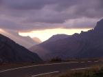 De avond valt boven de Sustenpass