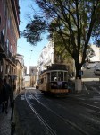 2013-11-057 Tram 28 bij Sé Catedral